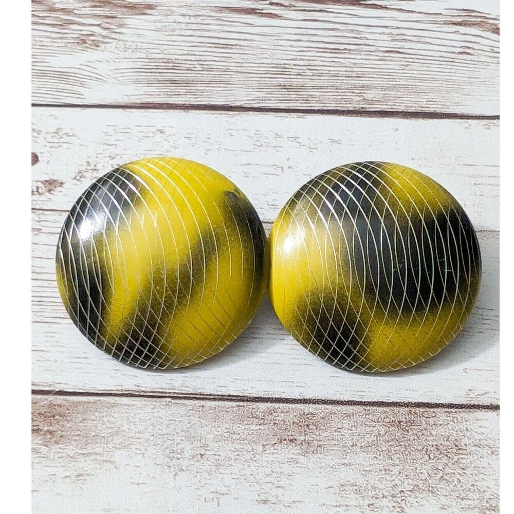 Vintage Clip On Earrings 1 & 3/8" Yellow & Black Large Statement Circle Earrings
